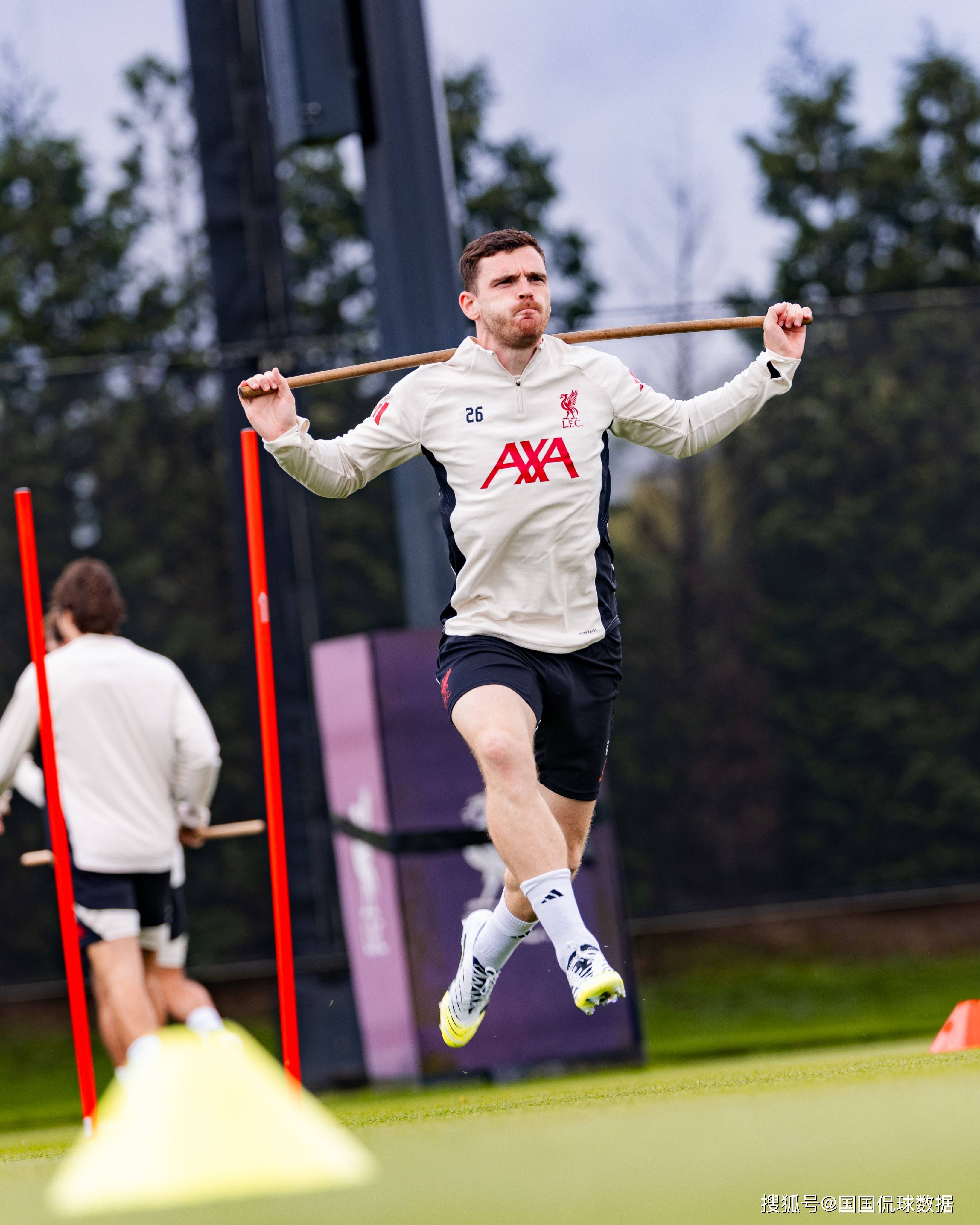 金年会中国官网-关于国际比赛日巴黎圣日耳曼备战社区盾，主帅复盘细节曝光，更衣室稳定，纪律约束更严格的信息